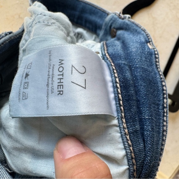 MOTHER Mid Rise Dazzler Ankle Fray Jeans Distressed Knees Weekend Warrior 27 - Picture 7 of 7